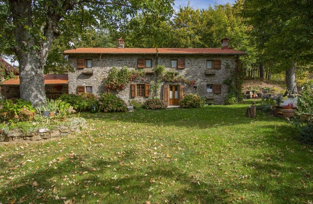 Beautiful private villa for 7 people with private pool, WIFI, TV, terrace and pets allowed