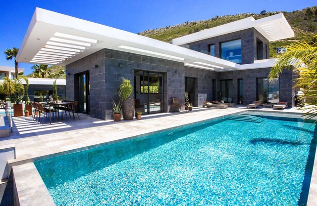 Beautiful private villa with private pool, WIFI, A/C, TV, patio, panoramic view and parking
