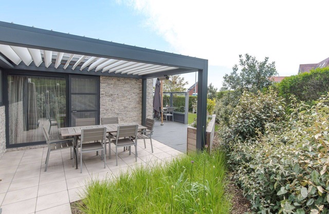 Beautiful private villa for 5 people with WIFI, TV and terrace