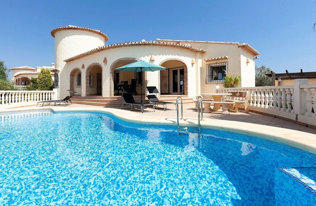 Beautiful private villa with A/C, WIFI, private pool, TV, patio, panoramic view and parking