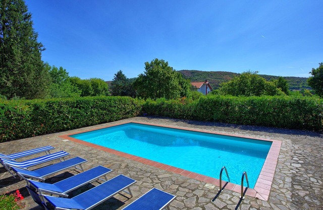 Beautiful private villa for 8 guests with WIFI, private pool, TV, balcony and panoramic view