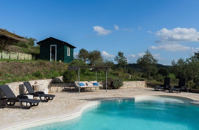 Beautiful private villa for 6 people with WIFI, hot tub, pool, A/C and TV