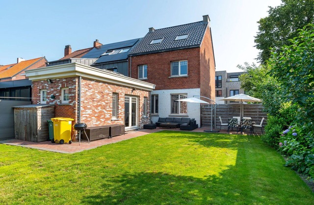 Beautiful private villa for 6 people with WIFI, TV and terrace