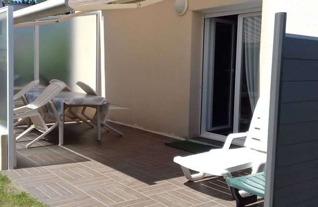 Beautiful private villa for 8 guests with WIFI, TV, terrace and pets allowed