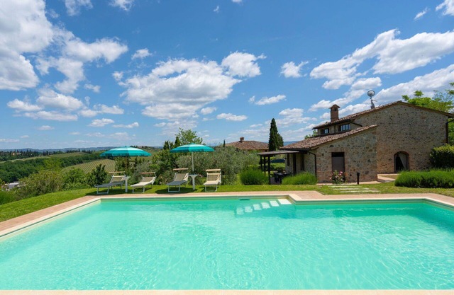 Beautiful private villa for 6 guests with WIFI, private pool, TV and panoramic view