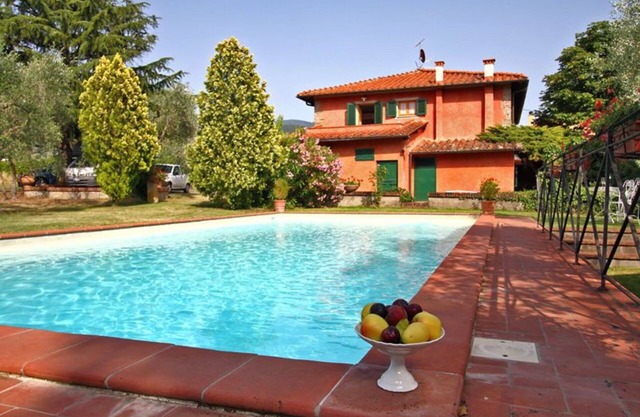 Beautiful private villa for 12 guests with WIFI, private pool, pets allowed and panoramic view