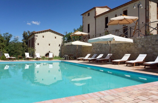 Beautiful private villa for 12 people with private pool, A/C, WIFI, TV, patio and panoramic view