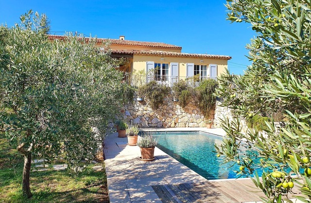 Beautiful Provencal country house in nature