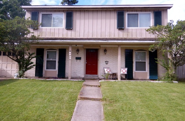 BEAUTIFUL QUIET CITY LIVING CLOSE TO DOWNTOWN (Algiers area)