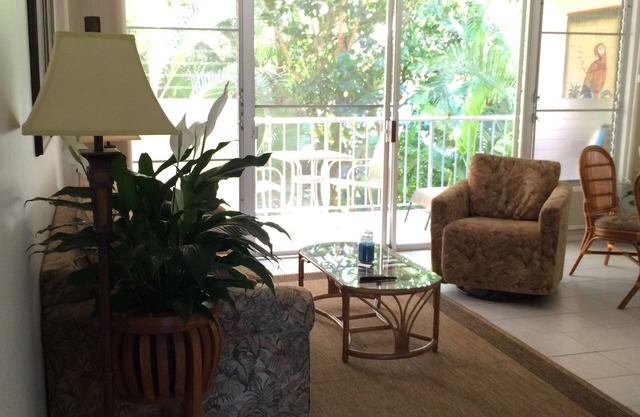 Beautiful Quiet Unit Steps From Maui's Finest beaches