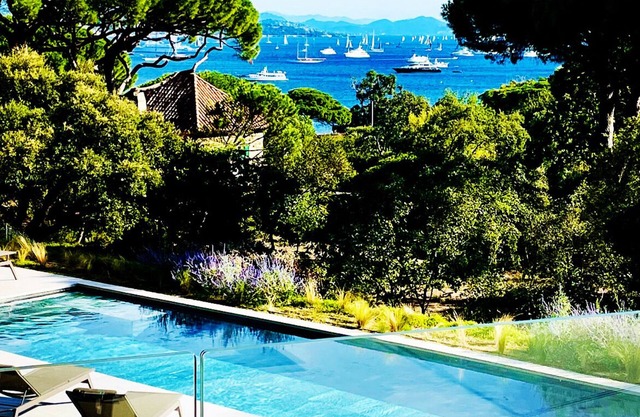 Beautiful, quiet villa with sea view