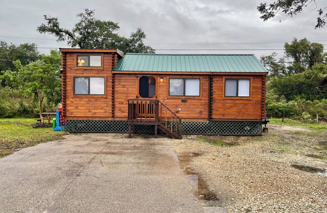 Beautiful Rancher Loft Cabin