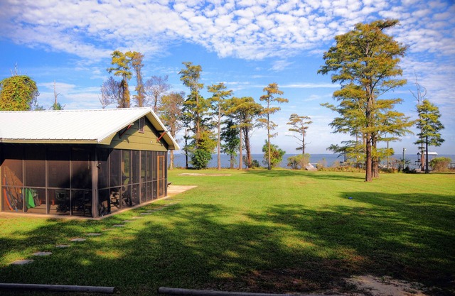 Beautiful & Relaxing - Waterfront Cottage 6 Mi. from Gulf Shores - Fort Morgan