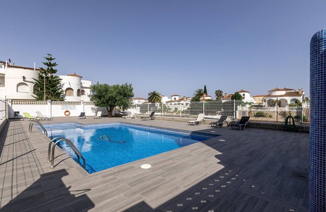 Beautiful renovated apartment on canal