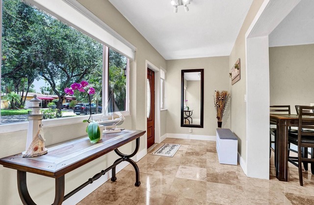 Beautiful Renovated Home in Hollywood - Discounted!