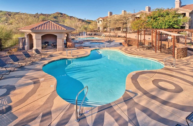 Beautiful resort in the heart of it all!