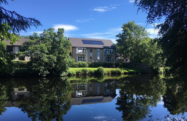 Beautiful Riverside Holiday Home