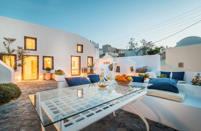 Beautiful Santorini Villa | 4 Bedrooms | Fava Eco Villa | Sleeps up to 14.