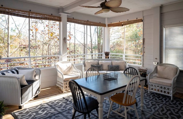 ❤️Beautiful Screen Porch in Dahlonega❤️