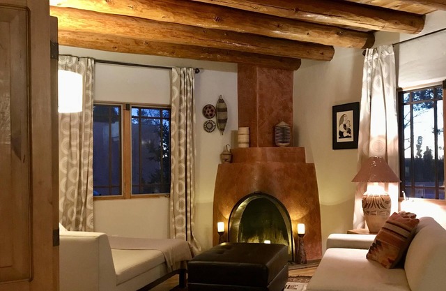 Beautiful southwestern style home; 30 Day Rental