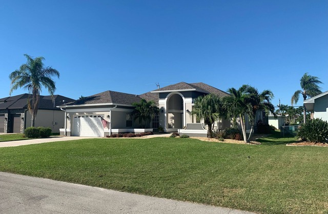 Beautiful & Spacious, Great Location Near Cape Harbour, Gourmet Kitchen