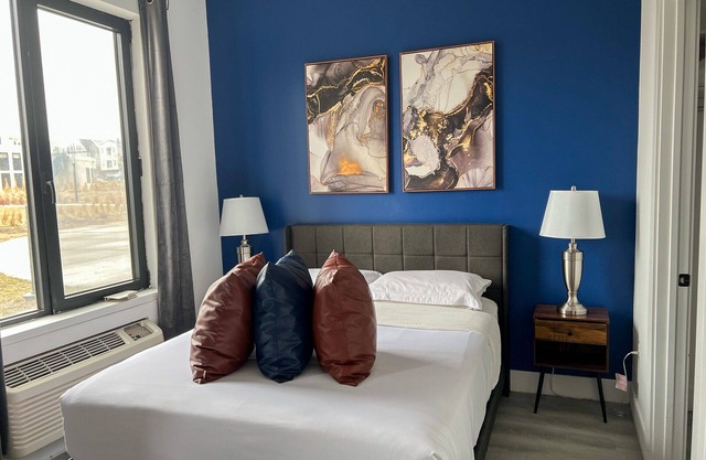 Beautiful Studio Near Airport 3375