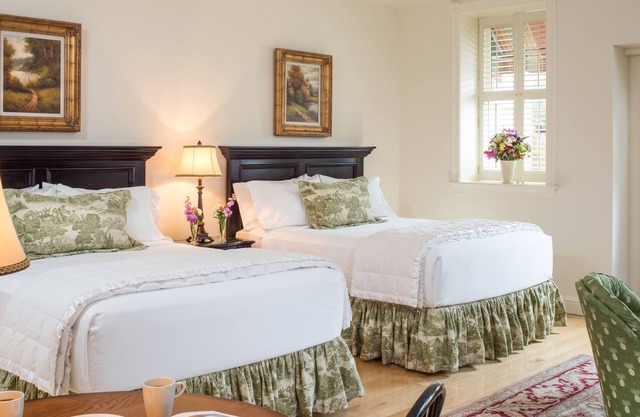 Beautiful studio w/ WiFi, private entrance, outdoor seating area, & garden patio