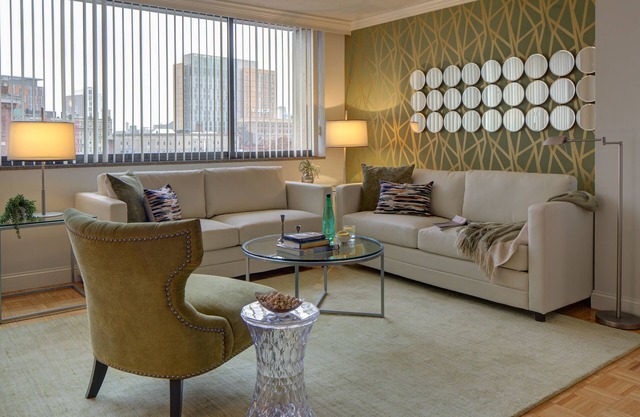 Beautiful Two Bedroom near Prudential Center