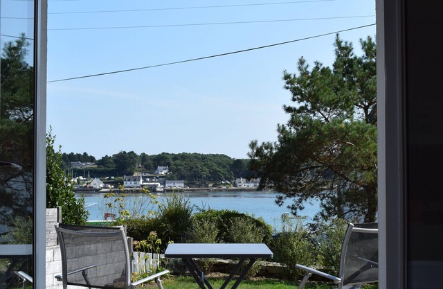 Beautiful vacation home with sea view, close to port and beaches