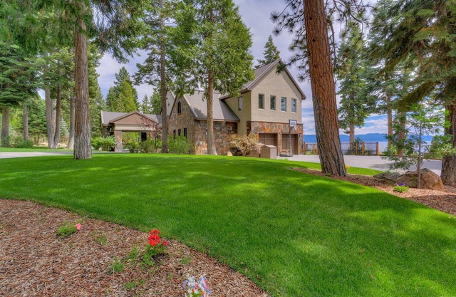 Beautiful View by the Lake, Bella Vista