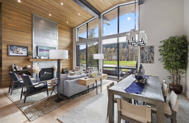 Beautiful views from Fairway 1, enjoy SRSC amenities