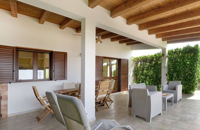 Beautiful villa for 4 guests with A/C, private pool, WIFI, TV, veranda and parking