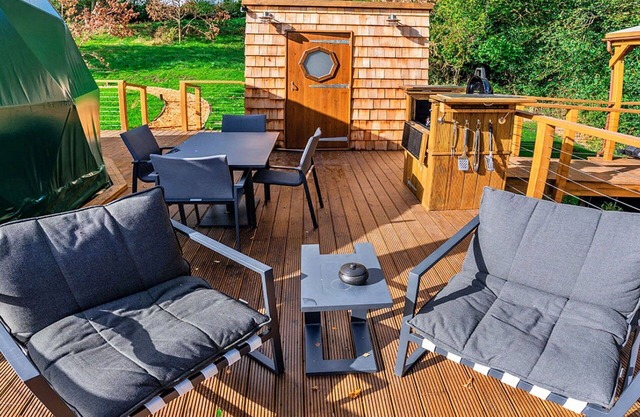 Beautiful villa for 4 guests with hot tub, WIFI and terrace