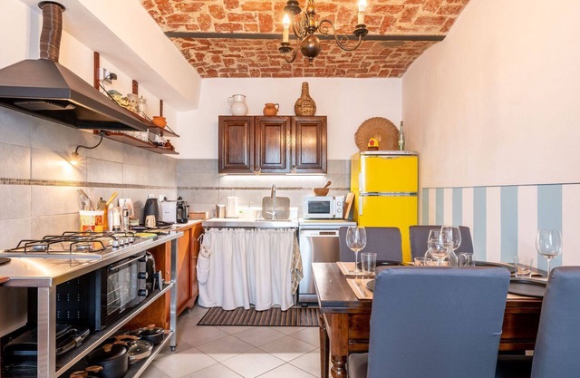 Beautiful villa for 4 people with A/C, WIFI, TV, patio and parking