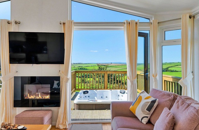 Beautiful villa for 6 people with pool, WIFI, hot tub, terrace and pets allowed