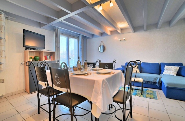 Beautiful villa for 5 people with WIFI, TV, terrace, pets allowed and parking