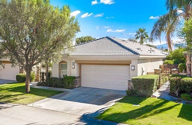 Beautiful Villa For Rent - November through April - w/Spool