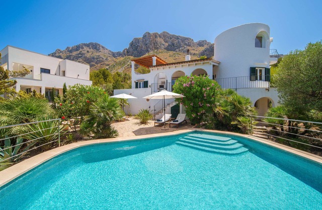 Beautiful villa with fantastic sea views