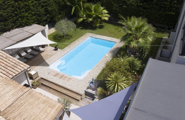Beautiful villa with private pool and jacuzzi near the sea
