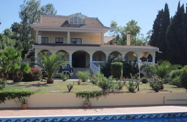 Beautiful villa with private pool and garden between Malaga and Torremolinos