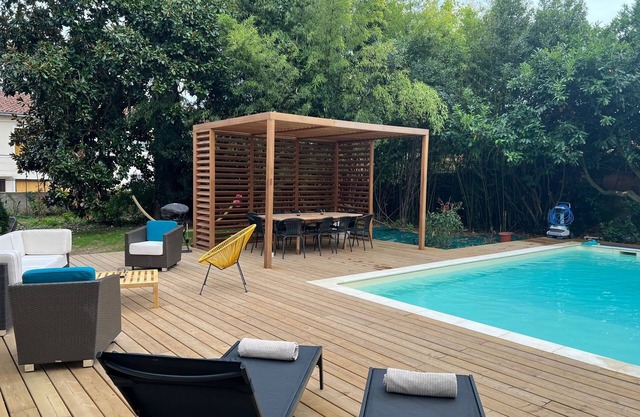 Beautiful villa with swimming pool, 5 minutes' walk from the historic center