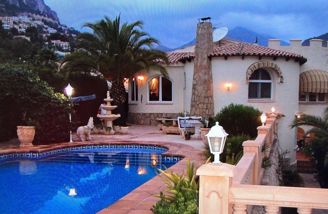 BEAUTIFUL VILLA WITH VIEWS OF THE SEA AND THE MOUNTAINS.nWITH WELLCOME PACK!