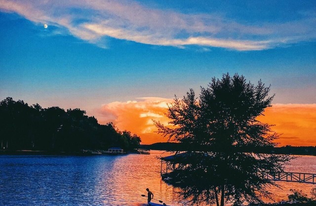 Beautiful Waterfront Retreat on Lake Keowee W/Clemson game day parking pass