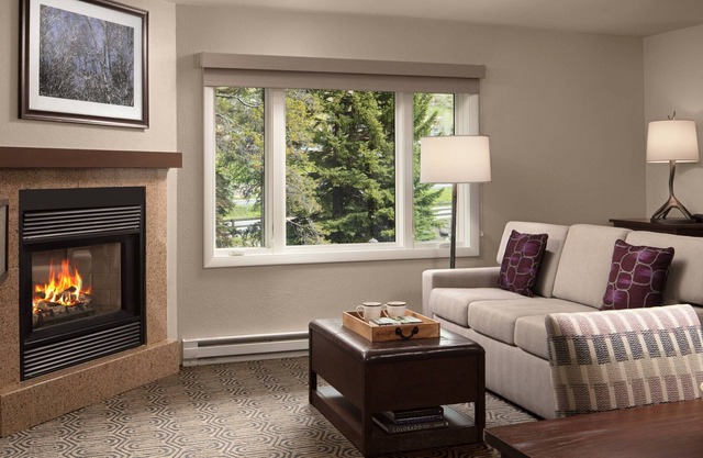 Beautiful West Vail StreamSide Retreat + Premium Amenities, 1-Bedroom Condo
