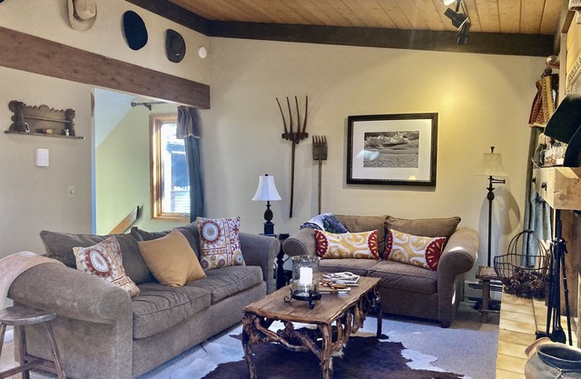 BEAUTIFUL WEST VAIL TOWNHOME