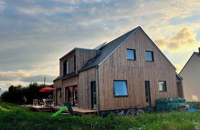 Beautiful wooden house 1 km from the coast