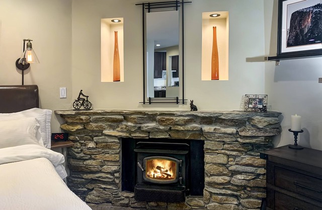 Beautifully Furnished Condo - Upscale Amenities, Great Value