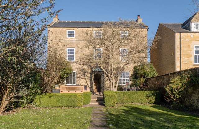 Beautifully presented period holiday home - North End House
