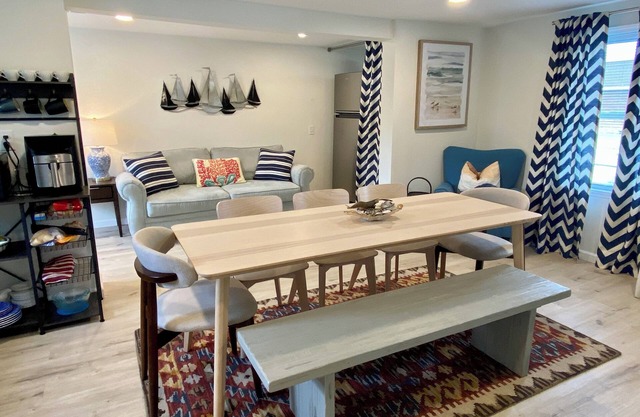Beautifully remodeled 2 Bedroom Cottage,fenced yard, short walk to the beach.