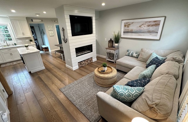 Beautifully Renovated 2 Bed 2 Bath Private Home in Downtown Newport